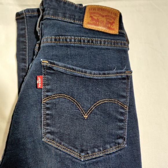 Levi's 721 Jeans - Picture 2 of 9